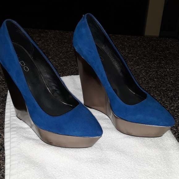 Shoes - Picture 2 of 4